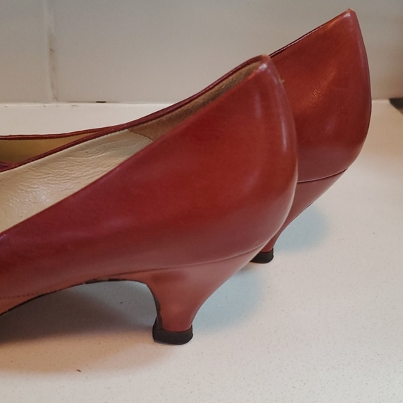 New Vintage leather kitten heel - Picture 3 of 7